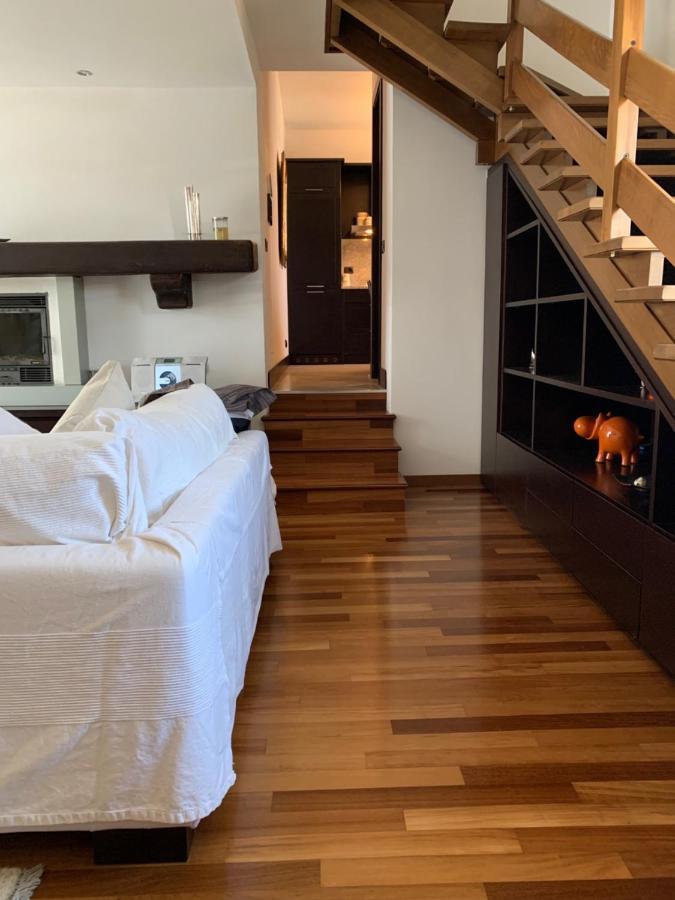 Near Como, Charming Apartment With Fireplace Grandate Kültér fotó
